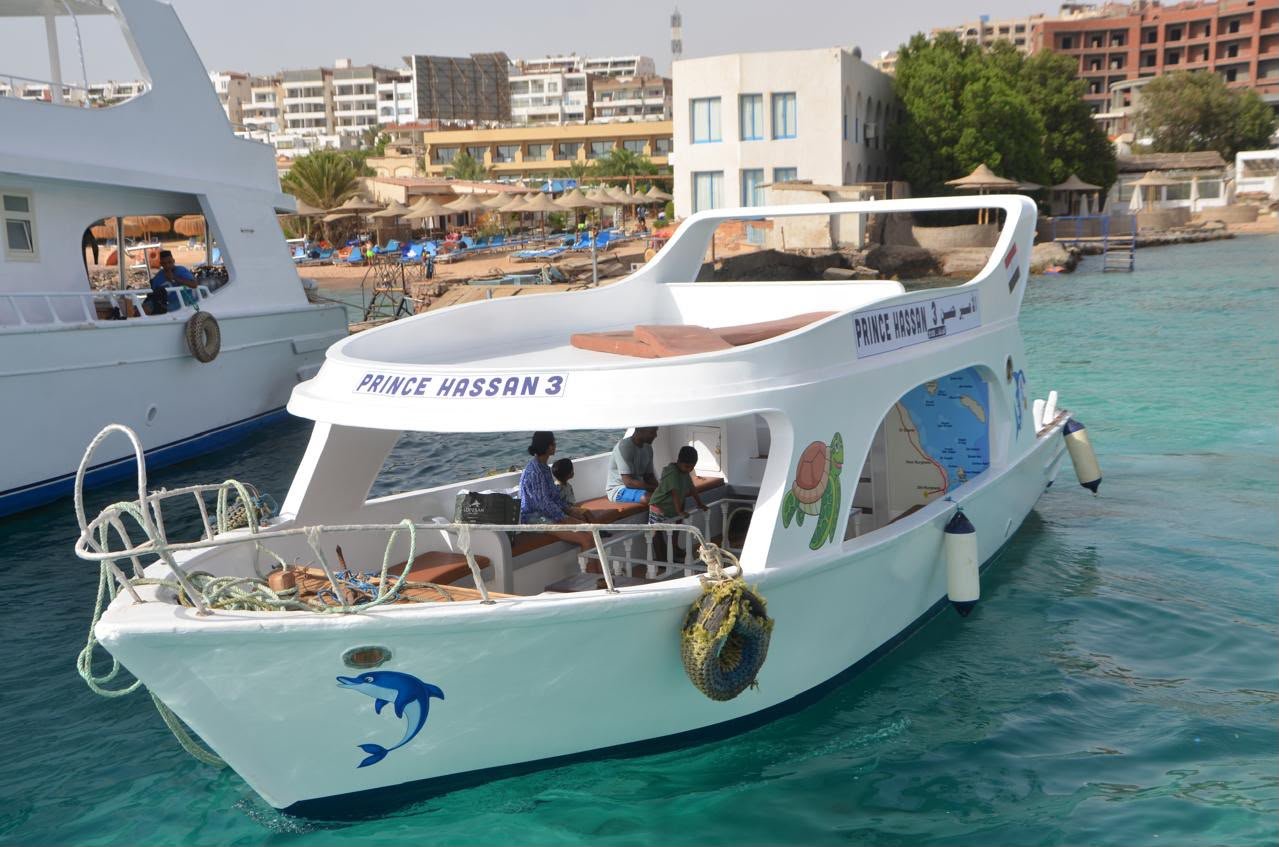 Ausflugsboot Prince Hassan mit Delfin- und Schildkröten-Motiv Hurghada