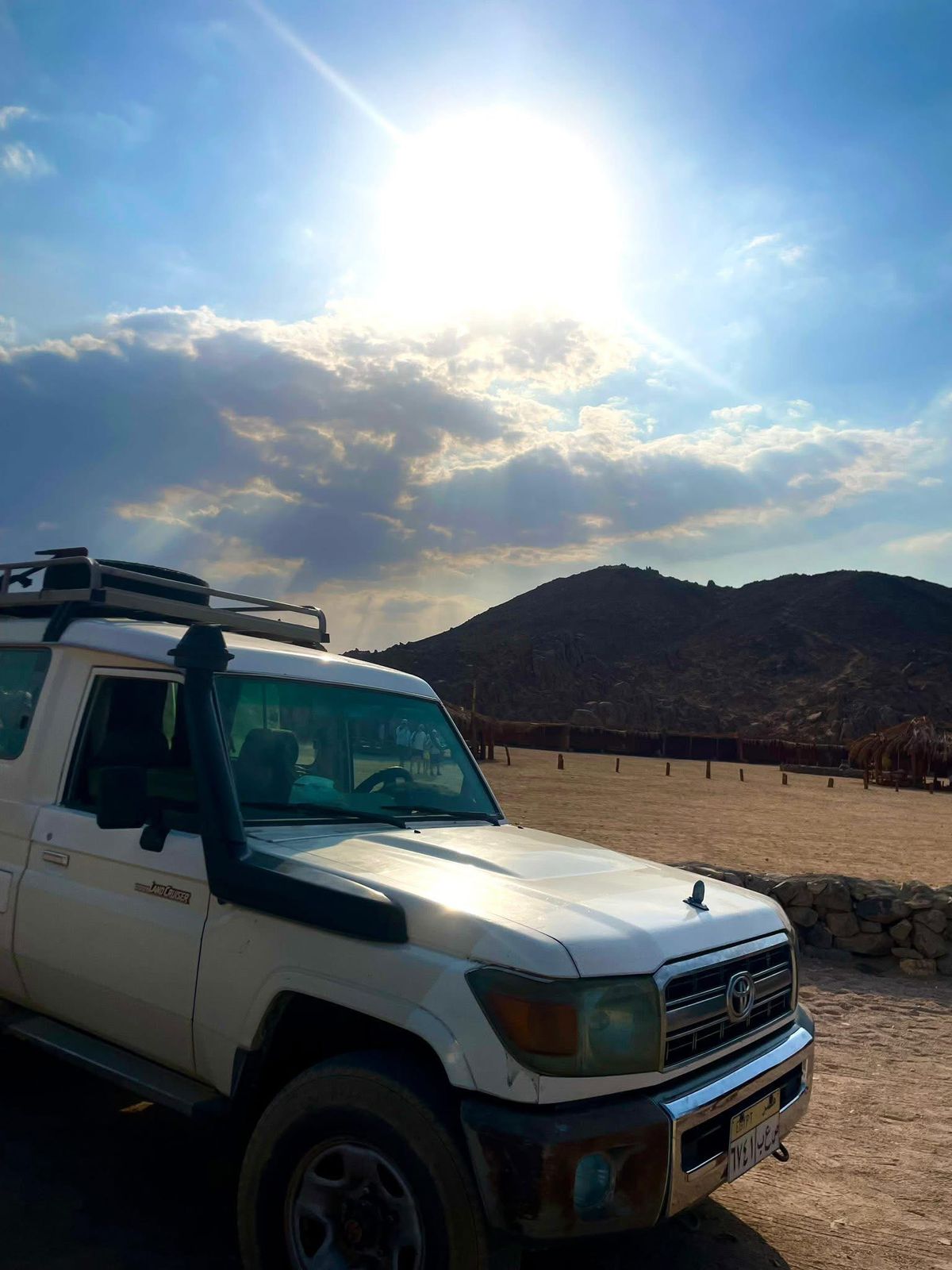 Jeep Safari Hurghada – Geländefahrt durch die Sahara weitläufige Wüstenlandschaft